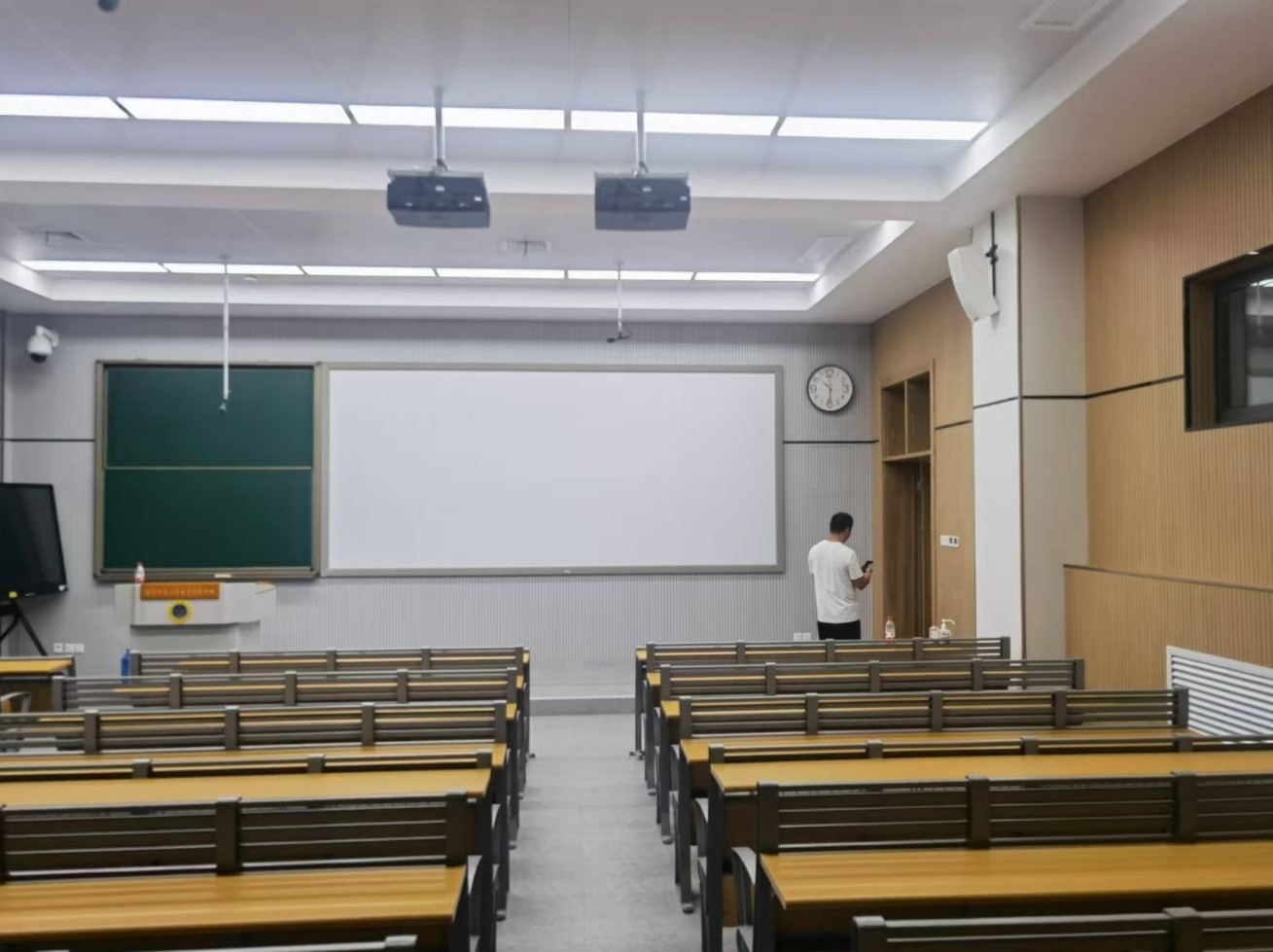 Latest company Cases about نظام الوسائط المتعددة في الفصول الدراسية الجامعية